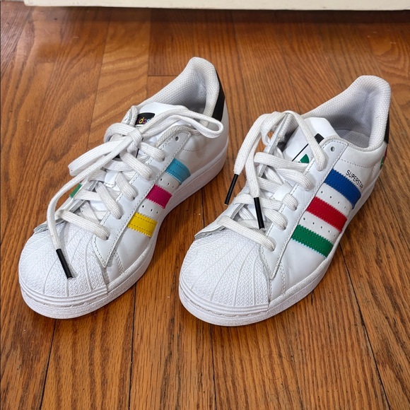Adidas Superstar "J" Colorful Stripes Cloud White Sneaker Men's size 5 Women 6.5 - Picture 3 of 16